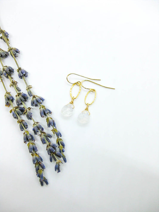 Chrysanthe: Moonstone Earrings - e671