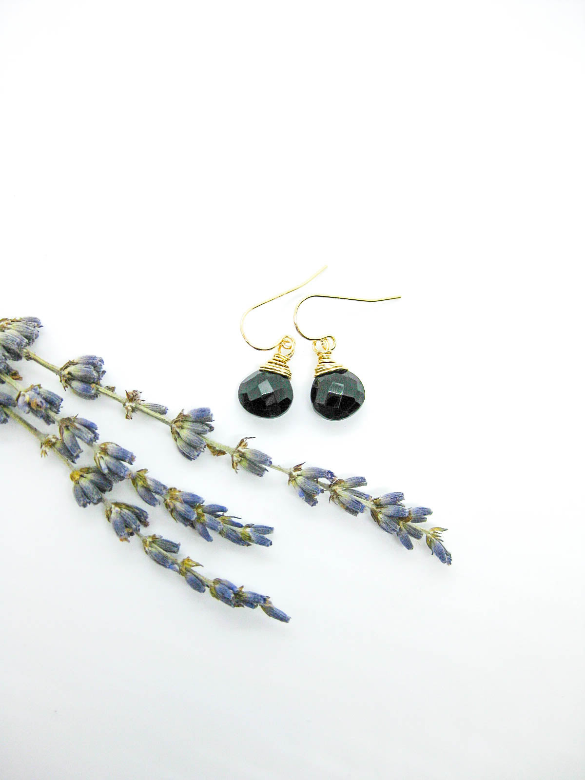 Chamomile: Onyx Earrings - e708