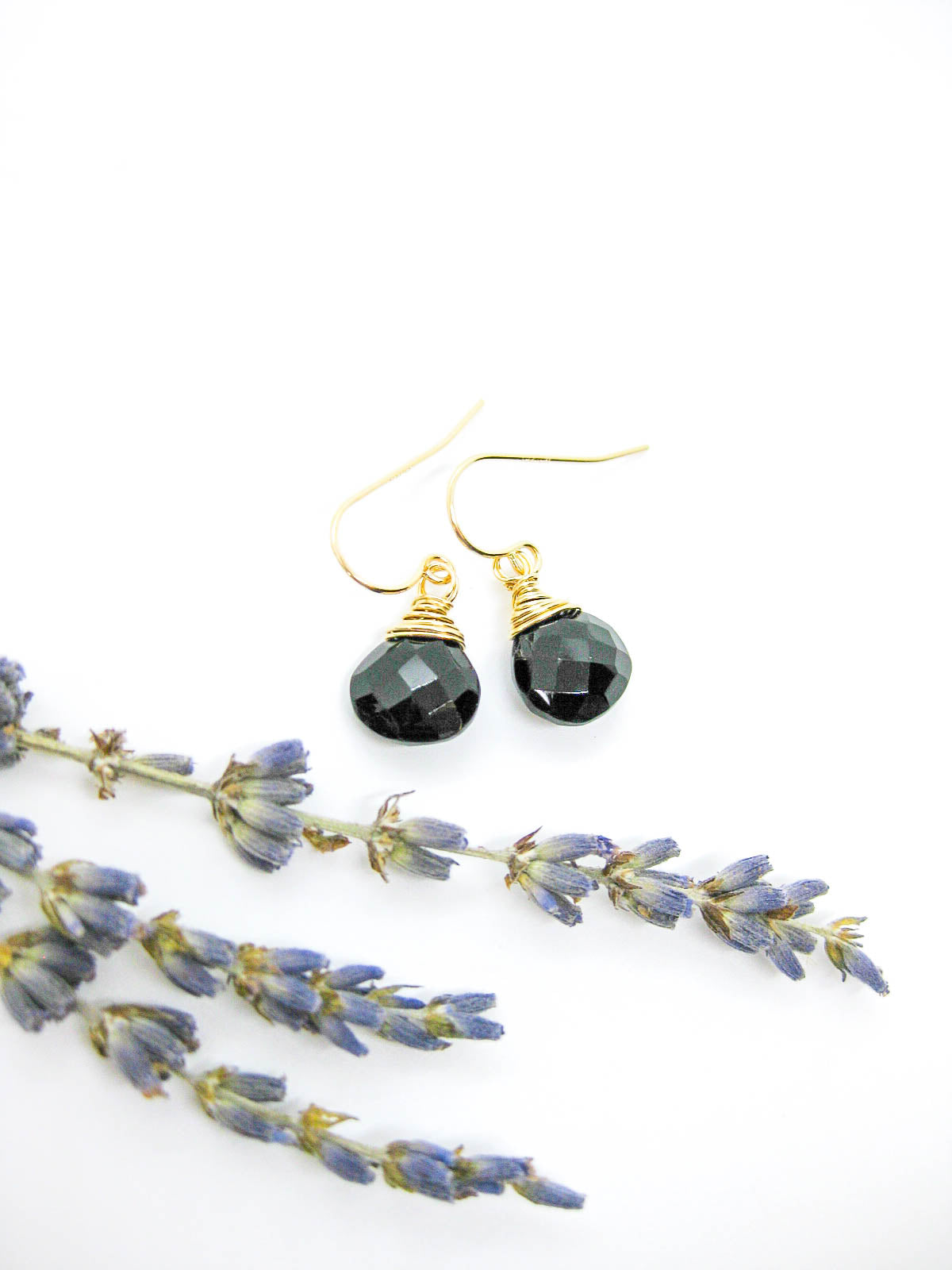 Chamomile: Onyx Earrings - e708