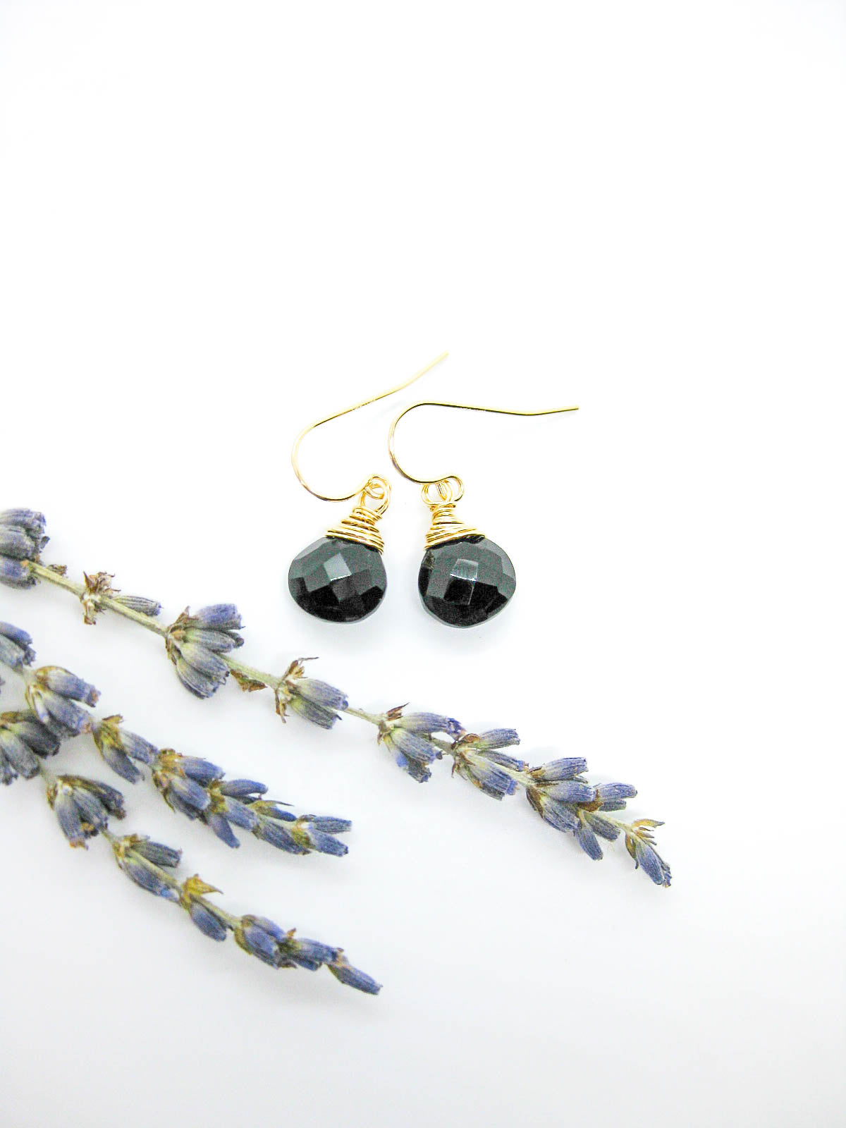 Chamomile: Onyx Earrings - e708