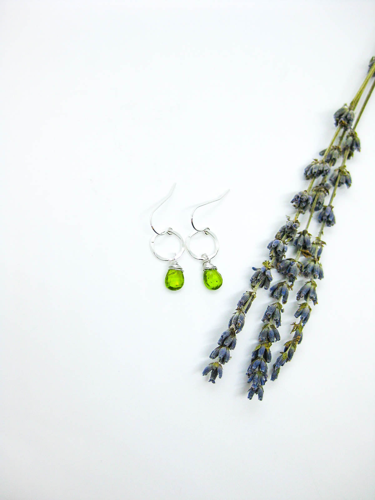 Daisy: Peridot Earrings - e731