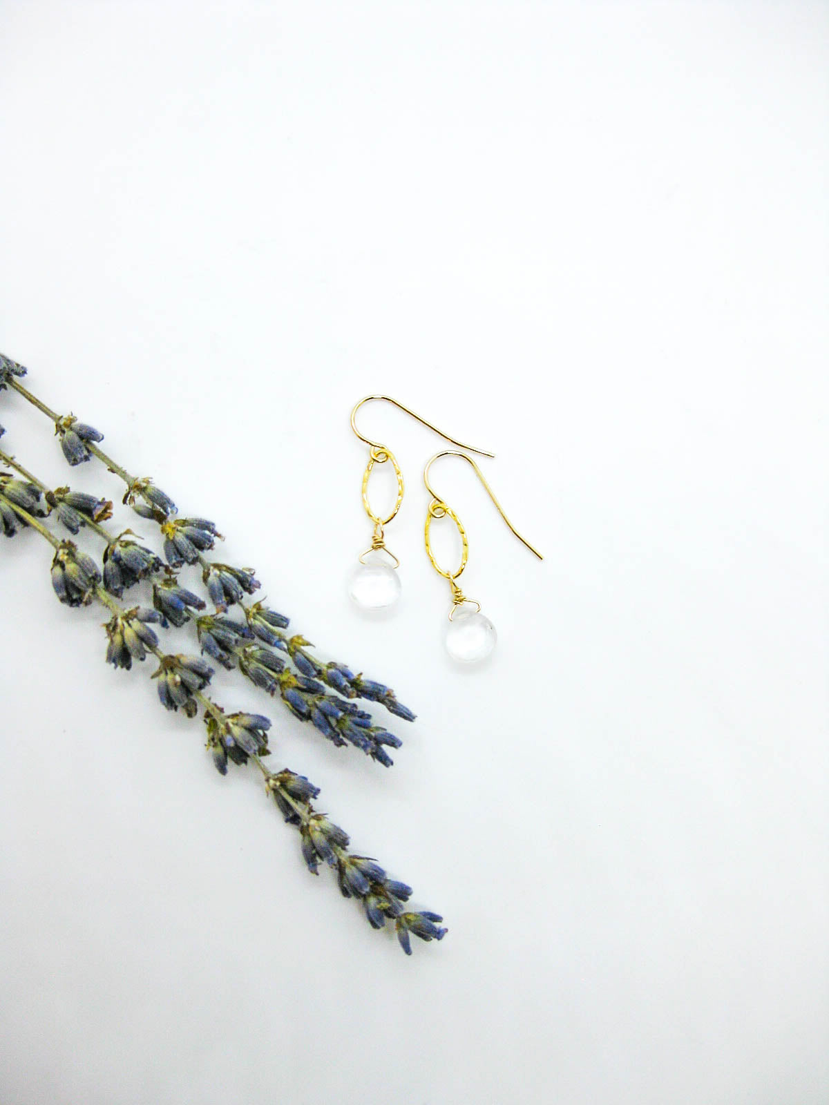 Chrysanthe: Quartz Earrings - e754