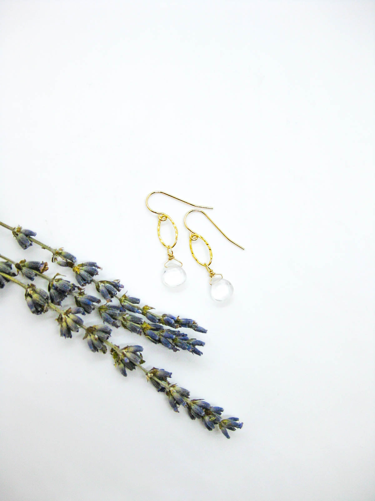 Chrysanthe: Quartz Earrings - e754