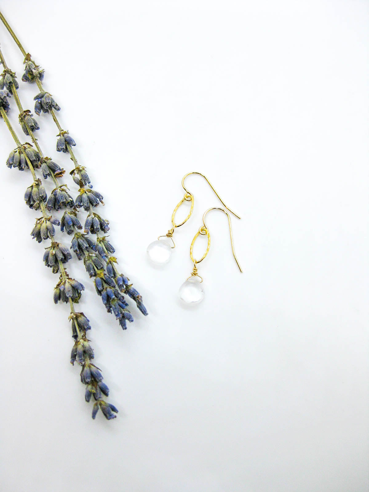 Chrysanthe: Quartz Earrings - e754