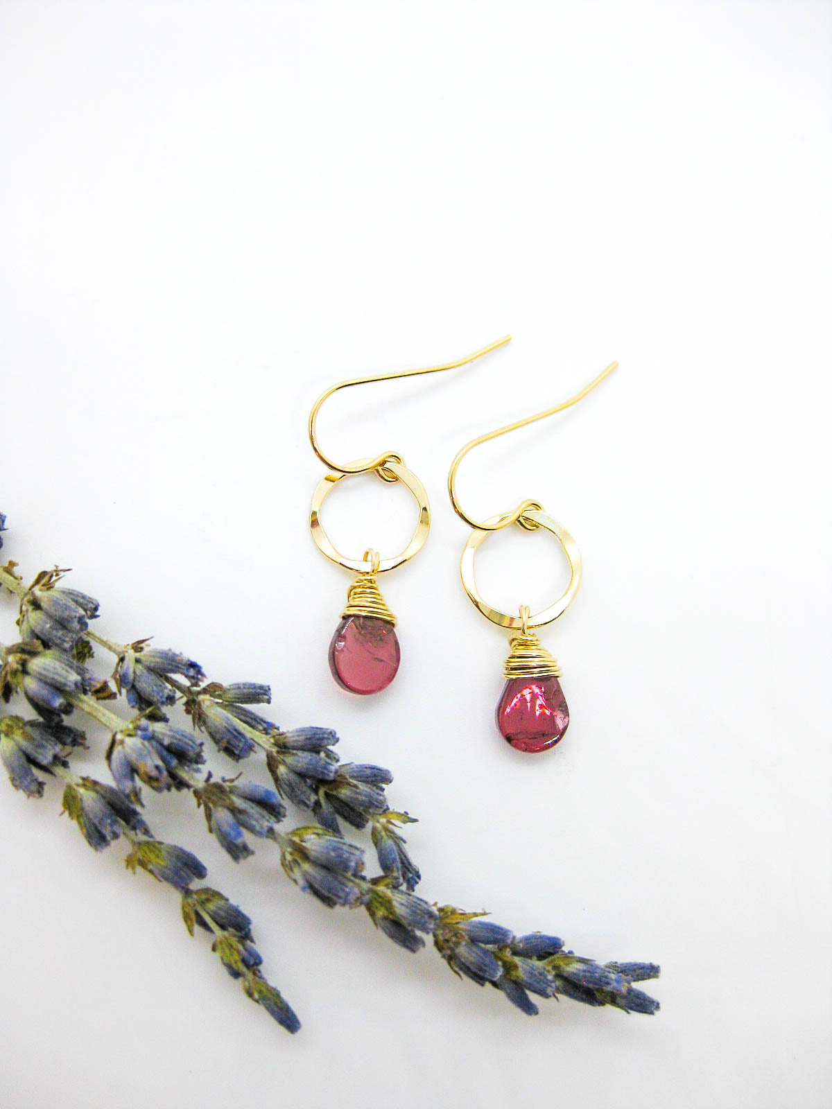 Daisy: Garnet Earrings - e765