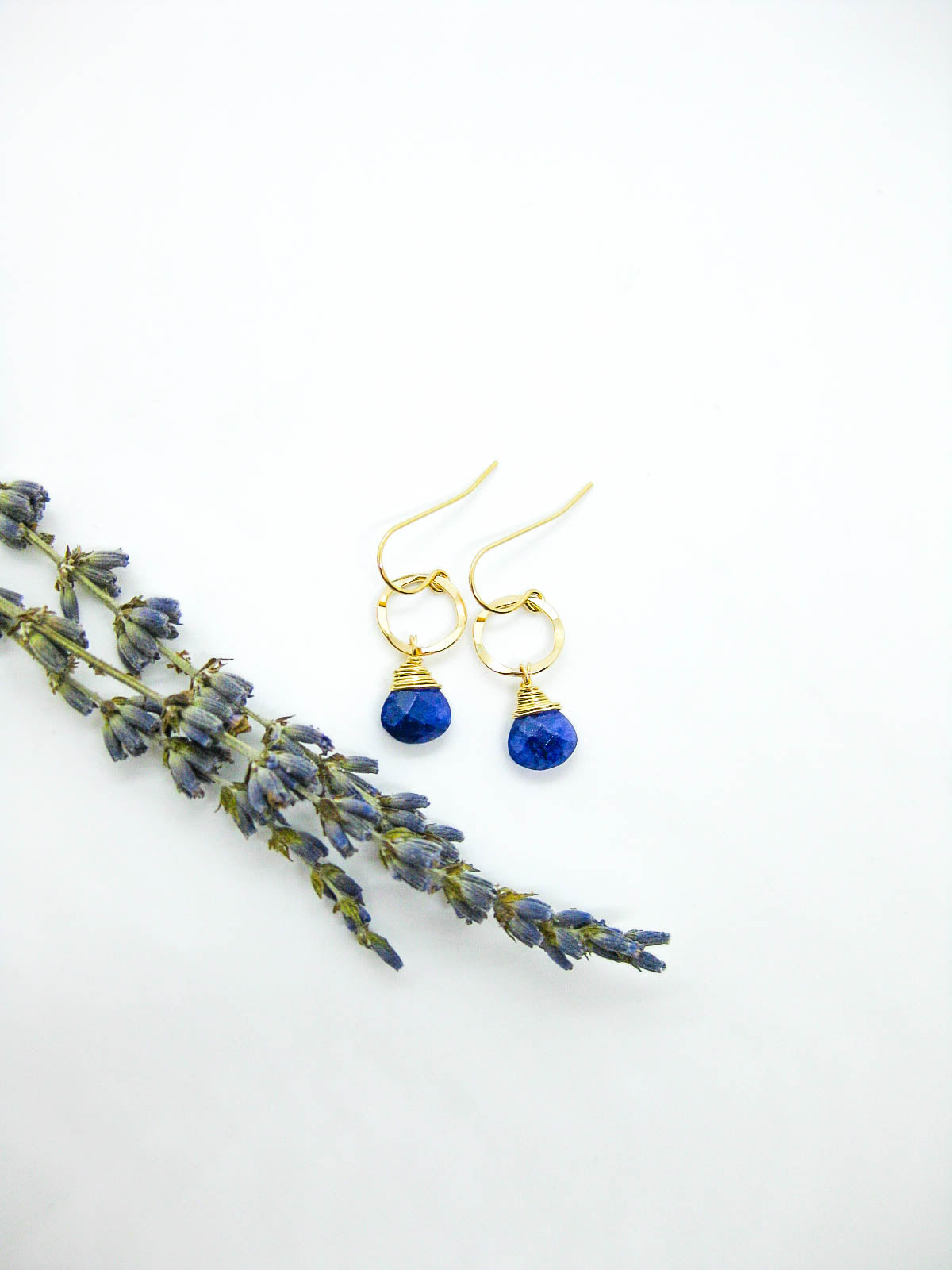 Daisy: Sapphire Earrings - e767