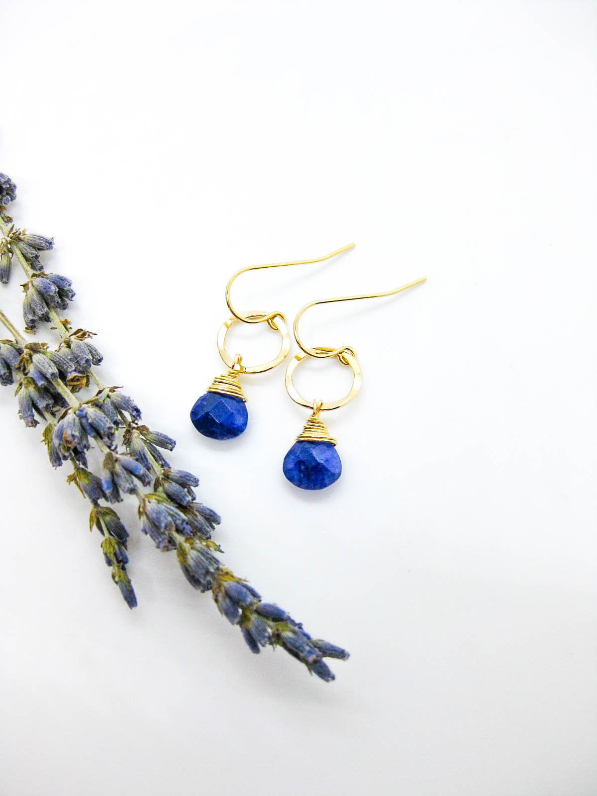 Daisy: Sapphire Earrings - e767