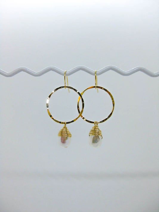 Iris: Pearl Earrings - e788