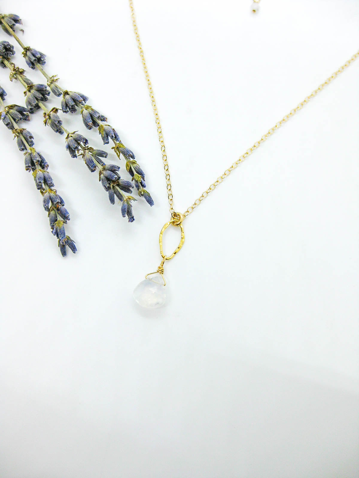 Chrysanthe: Moonstone Necklace - n575