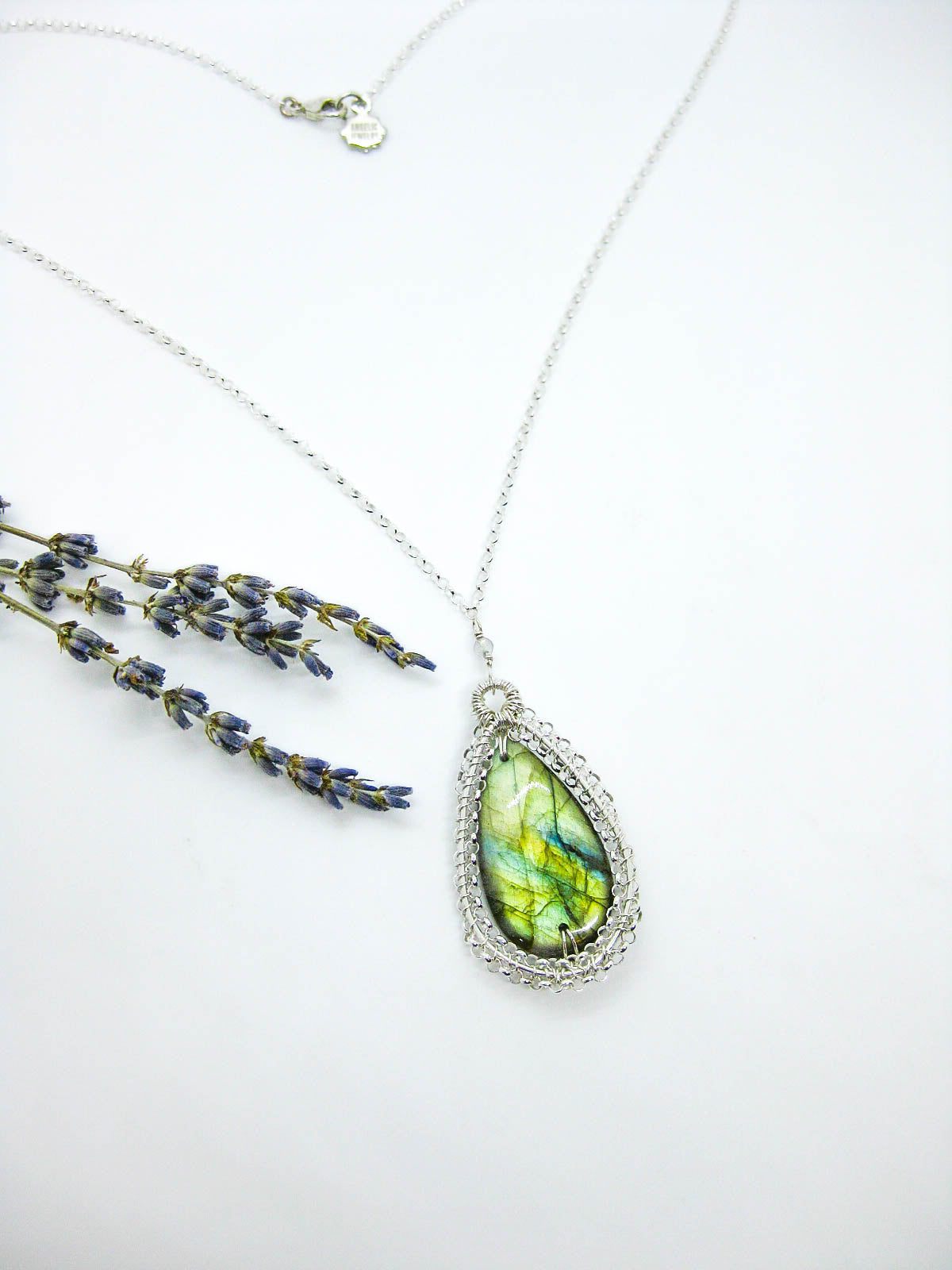 Zinnia: Labradorite Necklace - n656b-oak