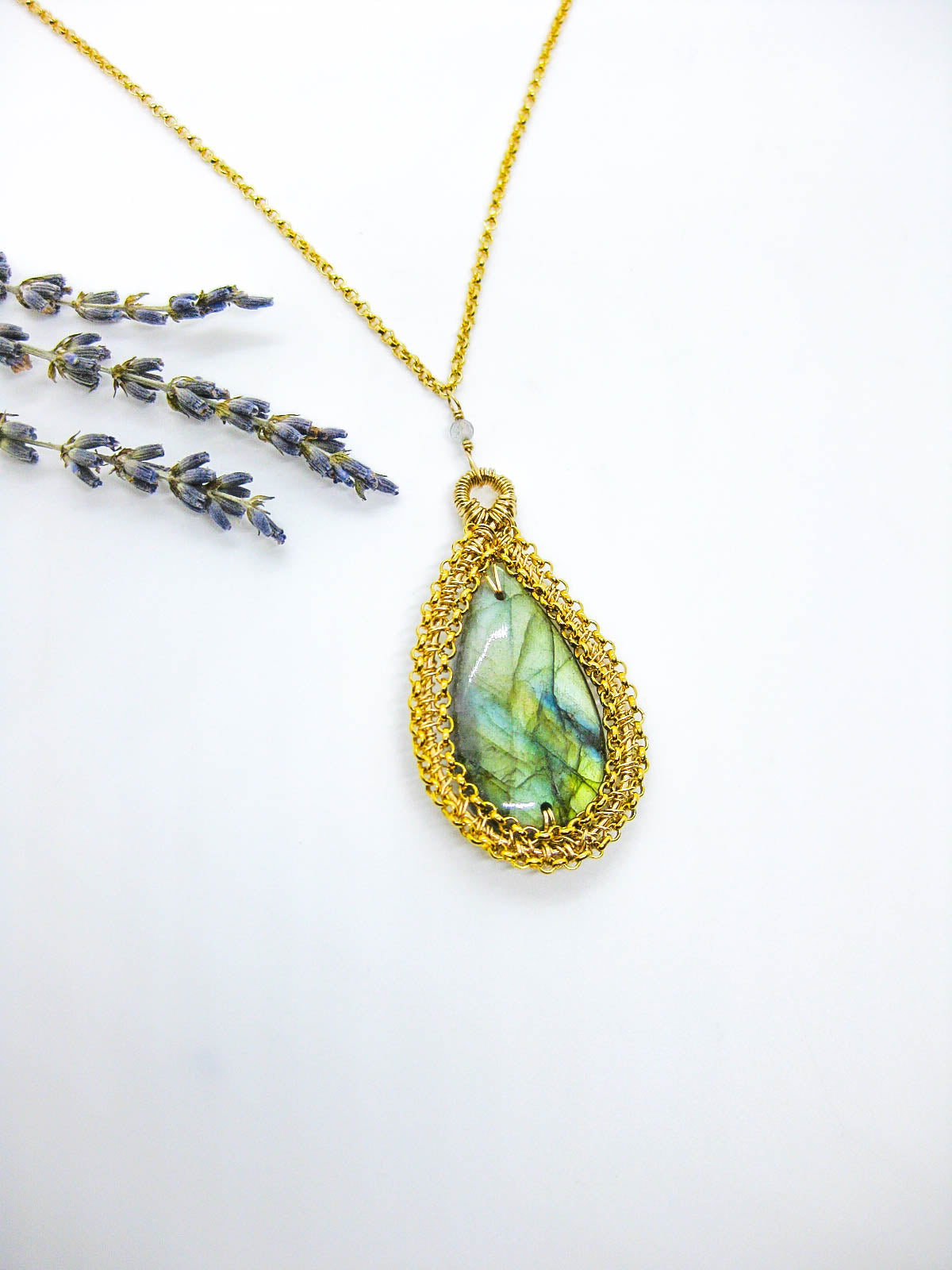 Zinnia: Labradorite Necklace - n656c-oak