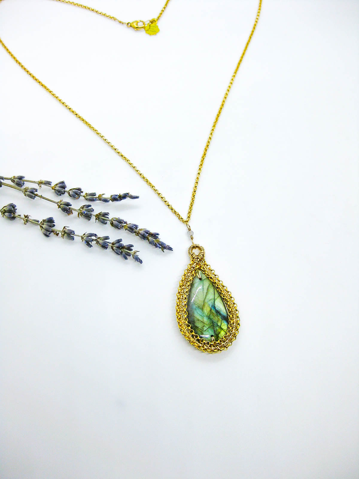 Zinnia: Labradorite Necklace - n656c-oak