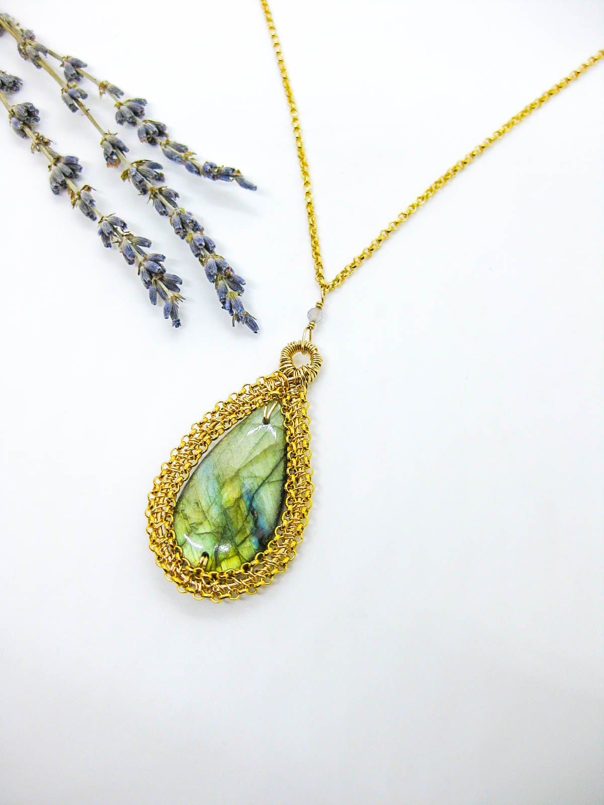 Zinnia: Labradorite Necklace - n656c-oak