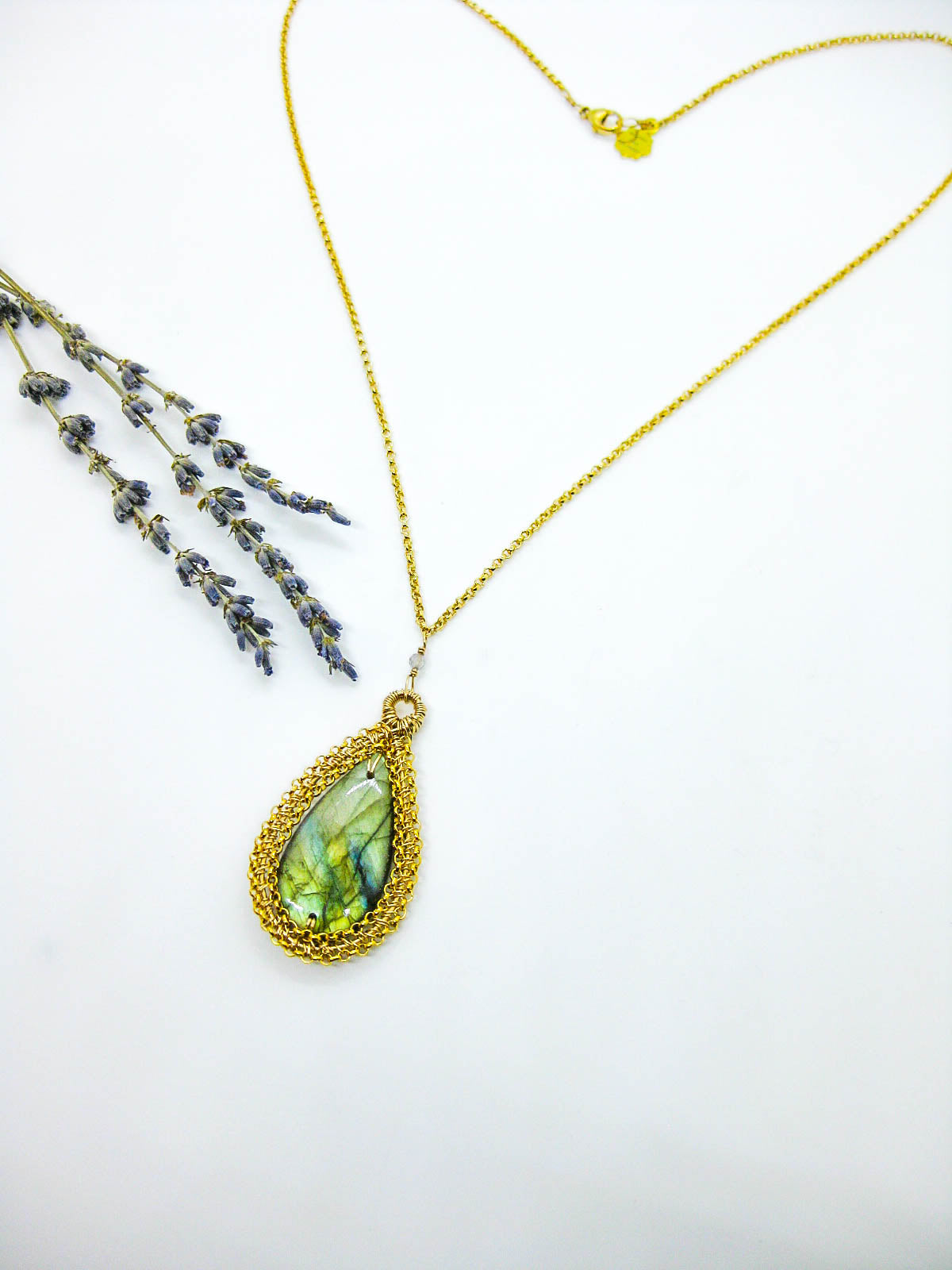 Zinnia: Labradorite Necklace - n656c-oak