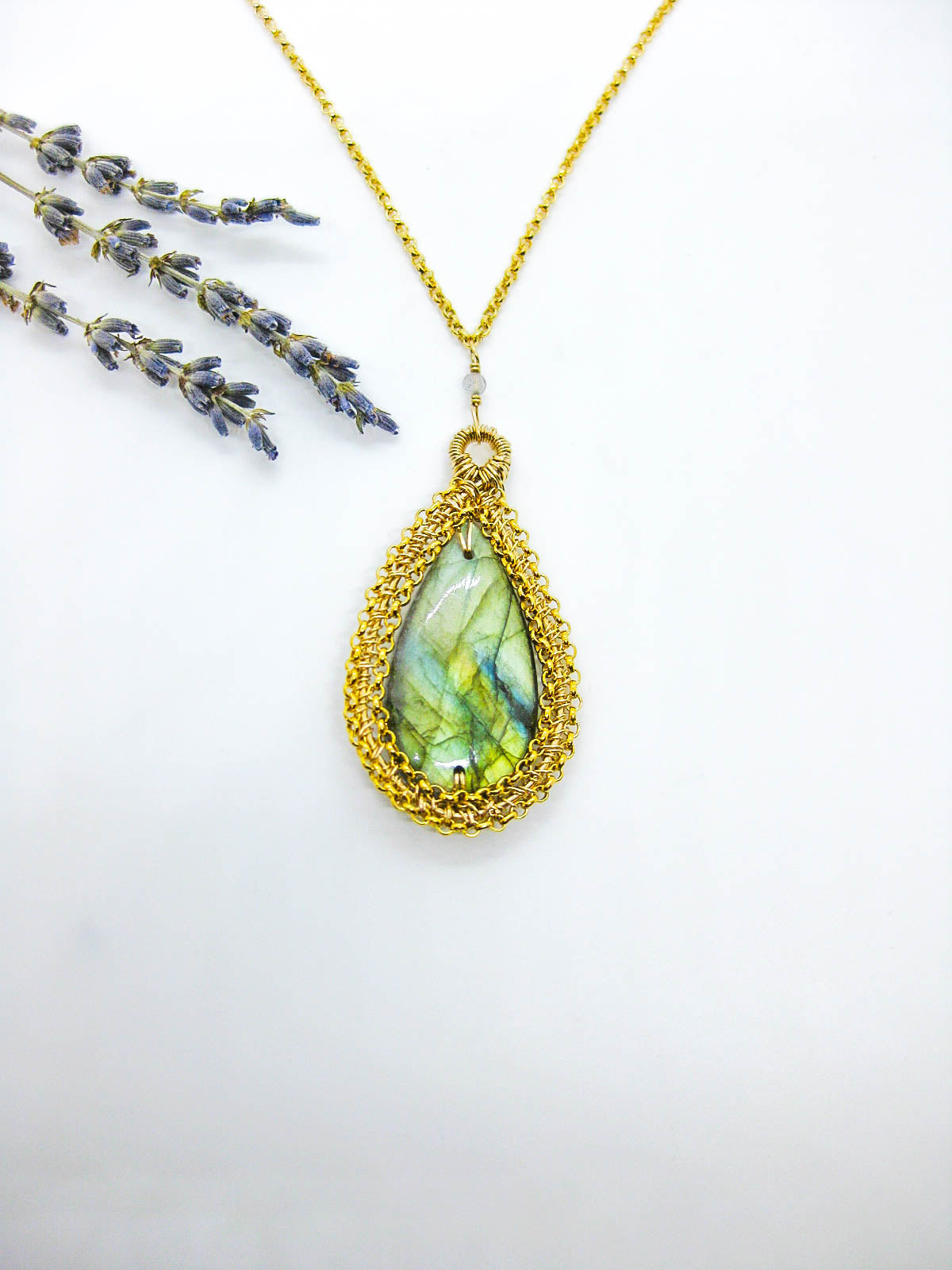 Zinnia: Labradorite Necklace - n656c-oak