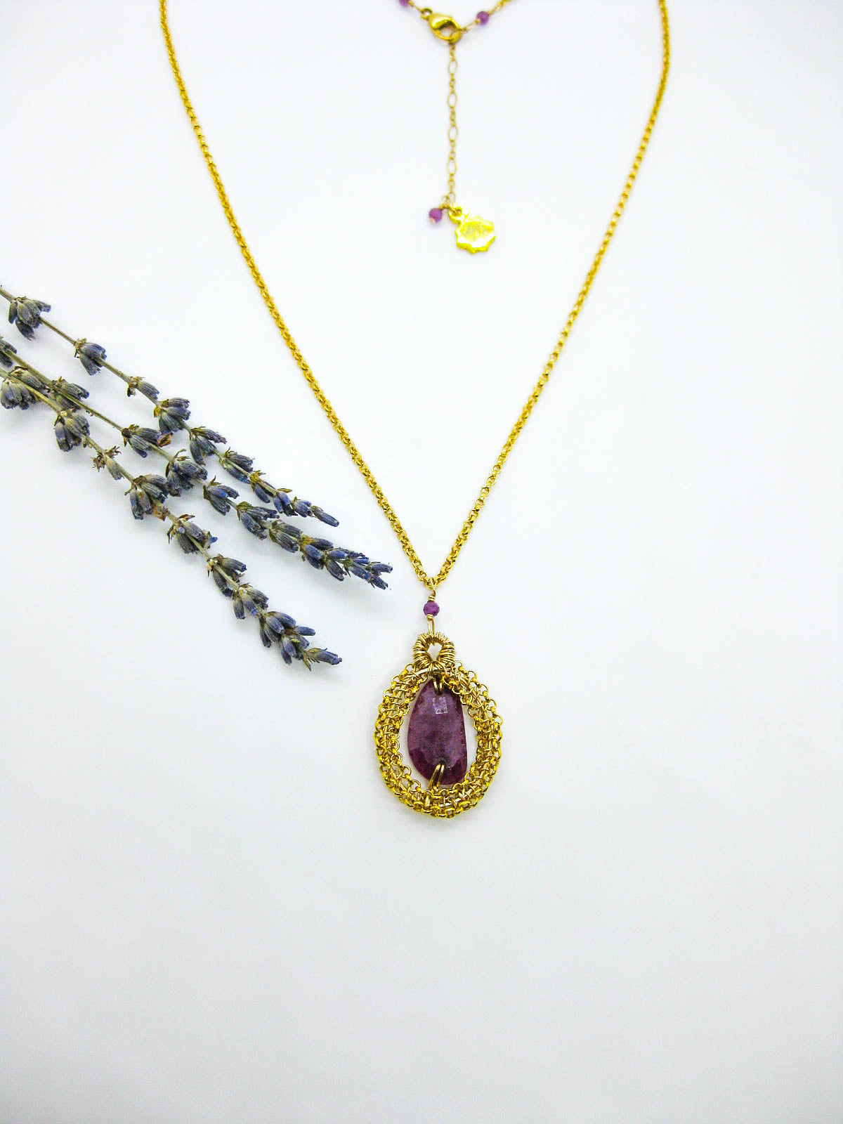 Zinnia: Ruby Necklace - n659oak