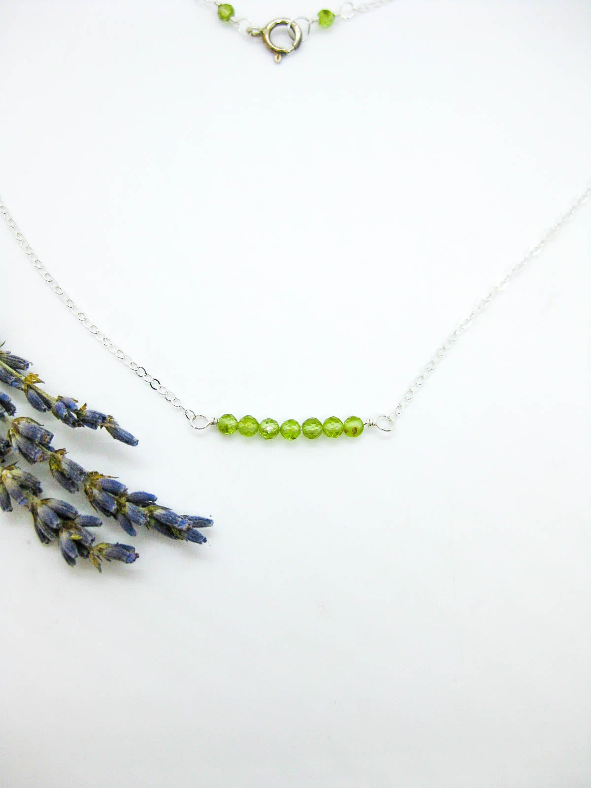 Violet: Peridot Choker - n661