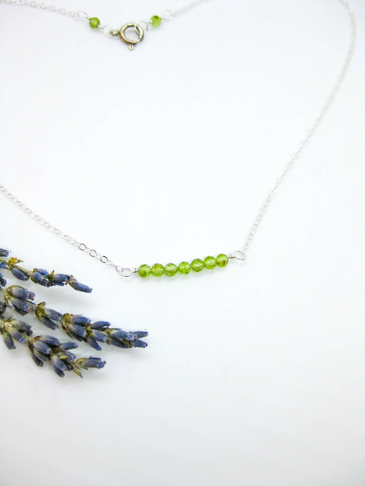 Violet: Peridot Choker - n661