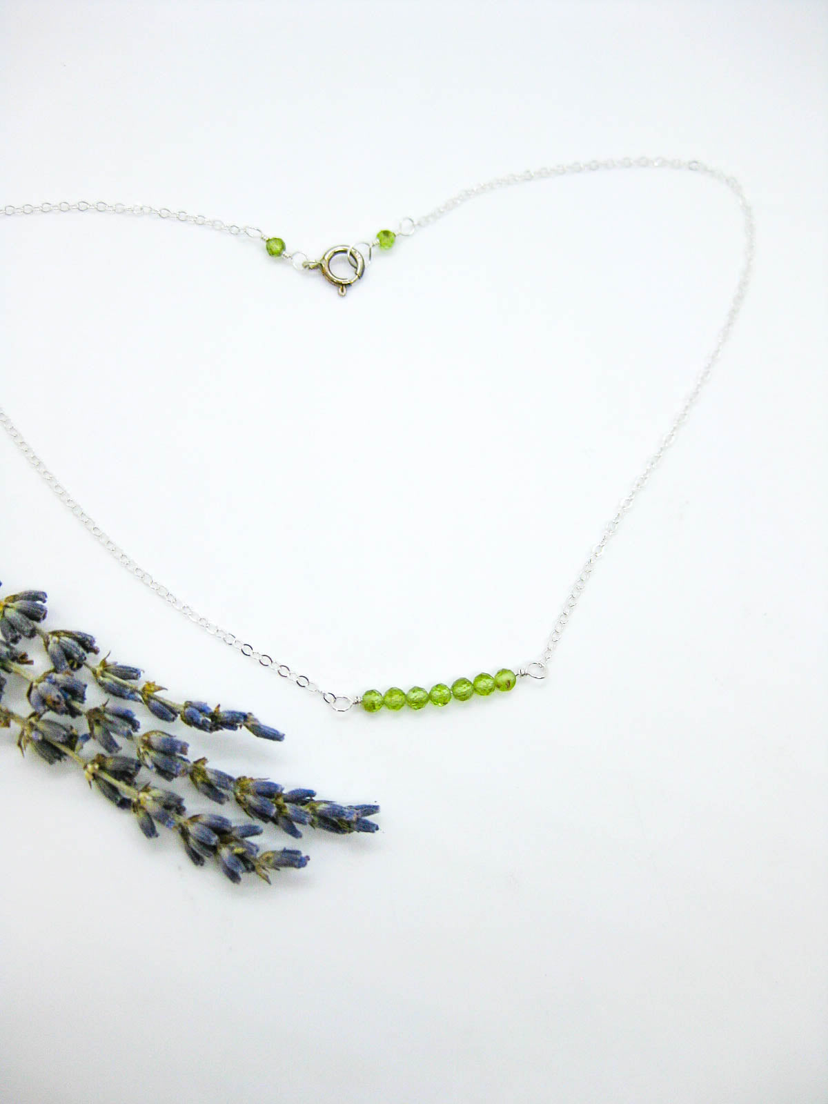 Violet: Peridot Choker - n661